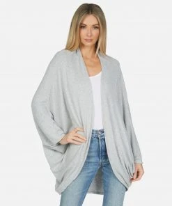 Lauren Moshi X Isla X Spray Kiss Collections