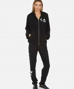 Lauren Moshi Aisha LA Star Shark