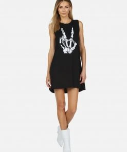 Lauren Moshi Deanna Skeleton Peace Elements