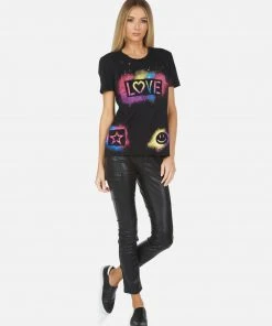 Lauren Moshi Wolf X Graffiti Love