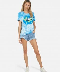 Lauren Moshi Short Sleeve Wolf World Peace Lips
