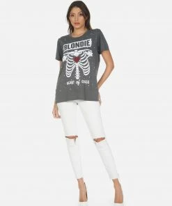 Lauren Moshi Short Sleeve Wolf Blondie Heart