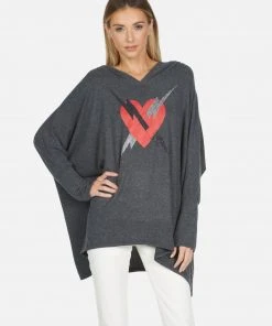 Lauren Moshi X Wilma X Lightning Love