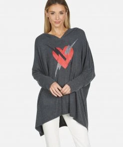 Lauren Moshi X Wilma X Lightning Love