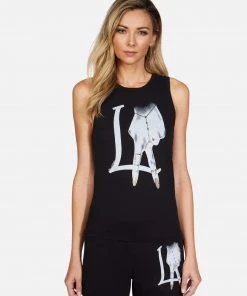 Lauren Moshi Ashlin LA Peace Finger