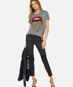 Lauren Moshi Short Sleeve Capri Leopard Tongue